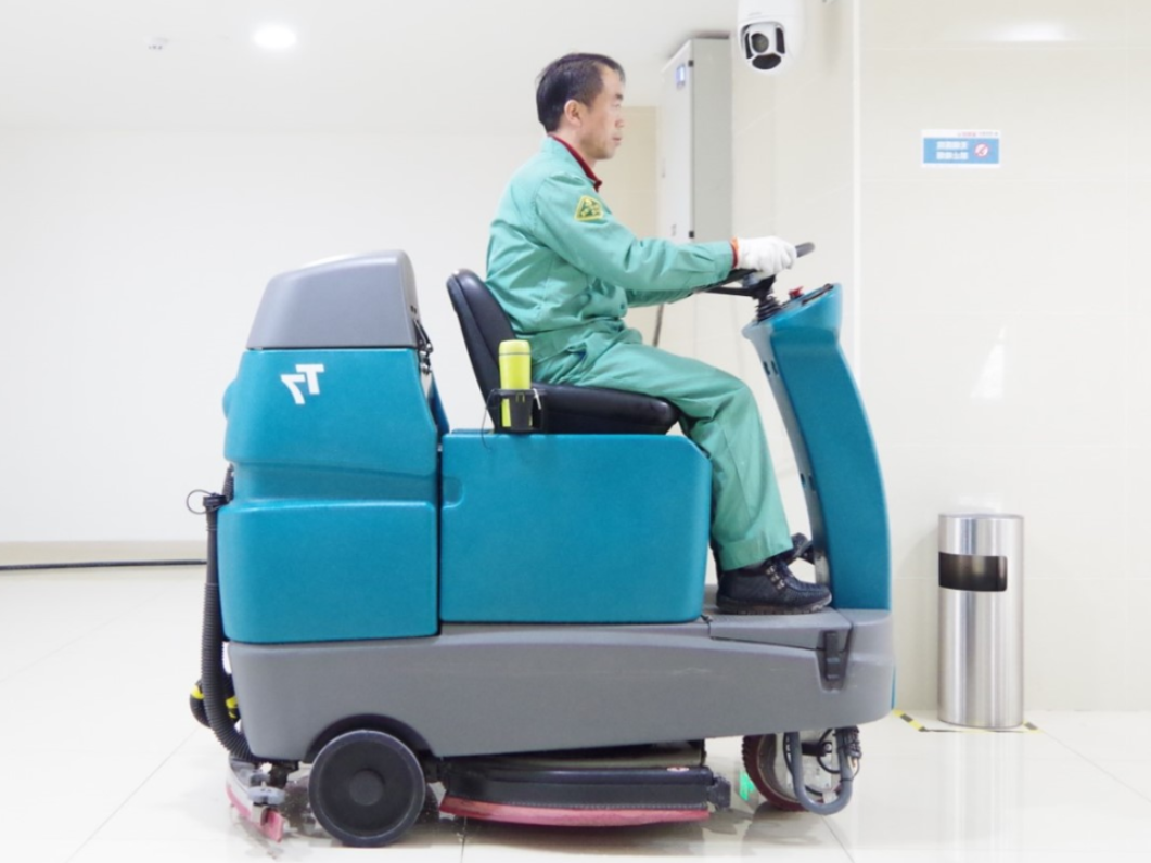 醫(yī)院場所如何選擇工業(yè)洗地機？